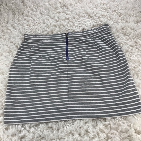 🛍3 FOR $25- GAP- STRIPED MINI SKIRT - Picture 5 of 6